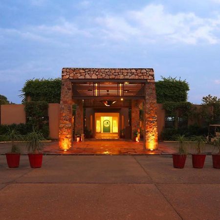 Lemon Tree Hotel, Tarudhan Valley, Manesar Gurgaon Bagian luar foto
