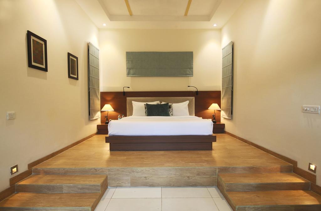 Lemon Tree Hotel, Tarudhan Valley, Manesar Gurgaon Bagian luar foto