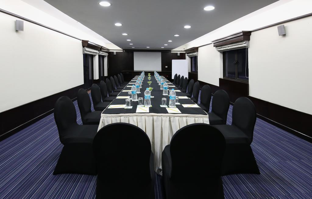 Lemon Tree Hotel, Tarudhan Valley, Manesar Gurgaon Bagian luar foto