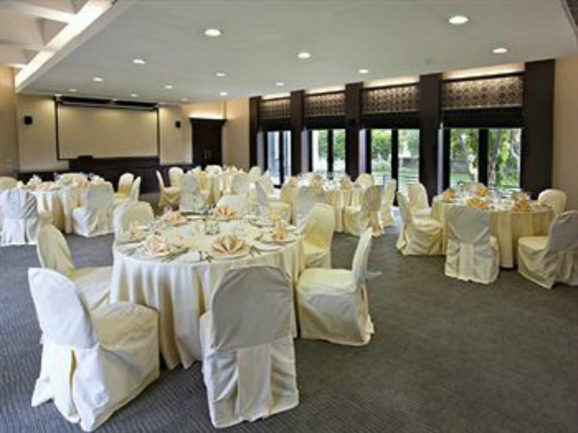 Lemon Tree Hotel, Tarudhan Valley, Manesar Gurgaon Bagian luar foto