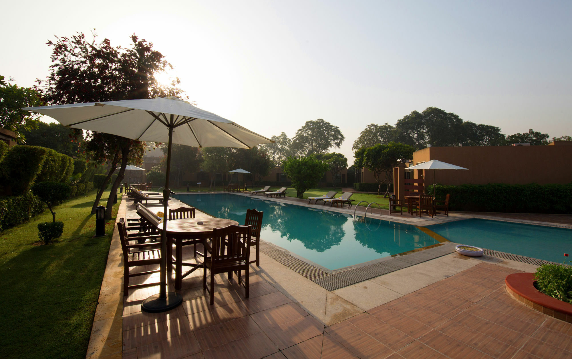 Lemon Tree Hotel, Tarudhan Valley, Manesar Gurgaon Bagian luar foto